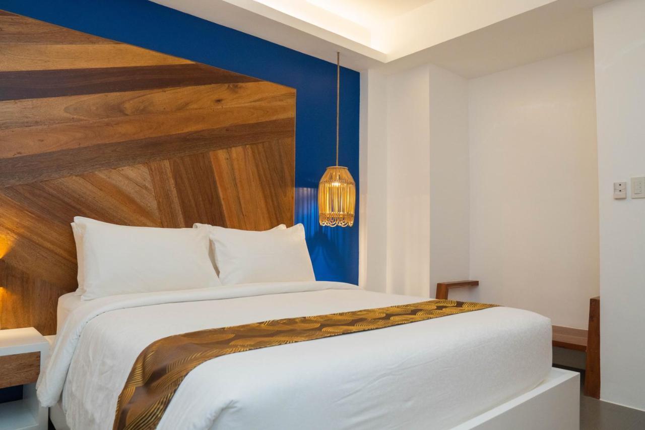 The Paragon Boracay Suites Manoc-Manoc Extérieur photo
